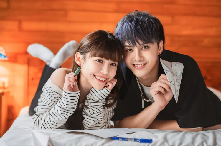 田亞霍與紀卜心同互動親密。猫少娛樂工作室提供