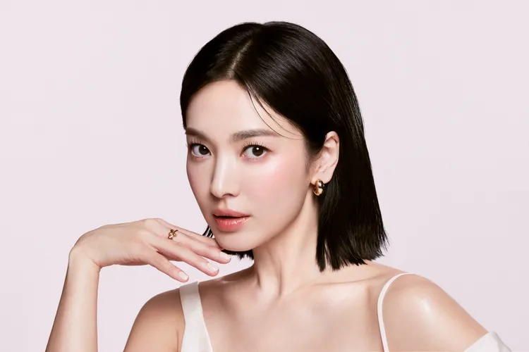 冰糖葫蘆唇使用了波光蜜漾護唇油#775。品牌提供