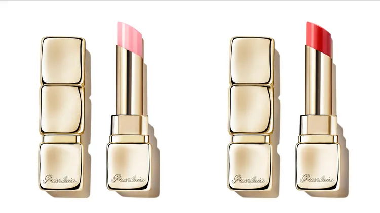 嬌蘭KISSKISS法式之吻波光蜜漾護唇膏#258（左）、#775（右），各1450元。品牌提供