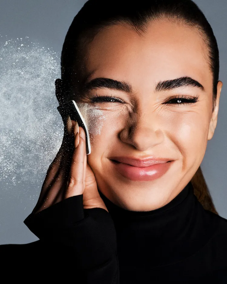 MAKE UP FOR EVER將擁有超高人氣的Ultra HD明星蜜粉系列進行改版升級。品牌提供