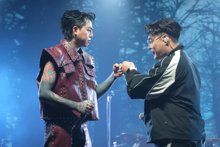 謝和弦攜手新銳音樂人吳鎮安合唱經典歌《在沒有你以後》。彭欣偉攝