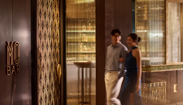 廣獲台北都會男女青睞的「M.O. Bar」限時推出情人節主題系列調酒，為這個充滿愛意的季節增添一抹唯美微醺的滋味。台北文華東方酒店提供