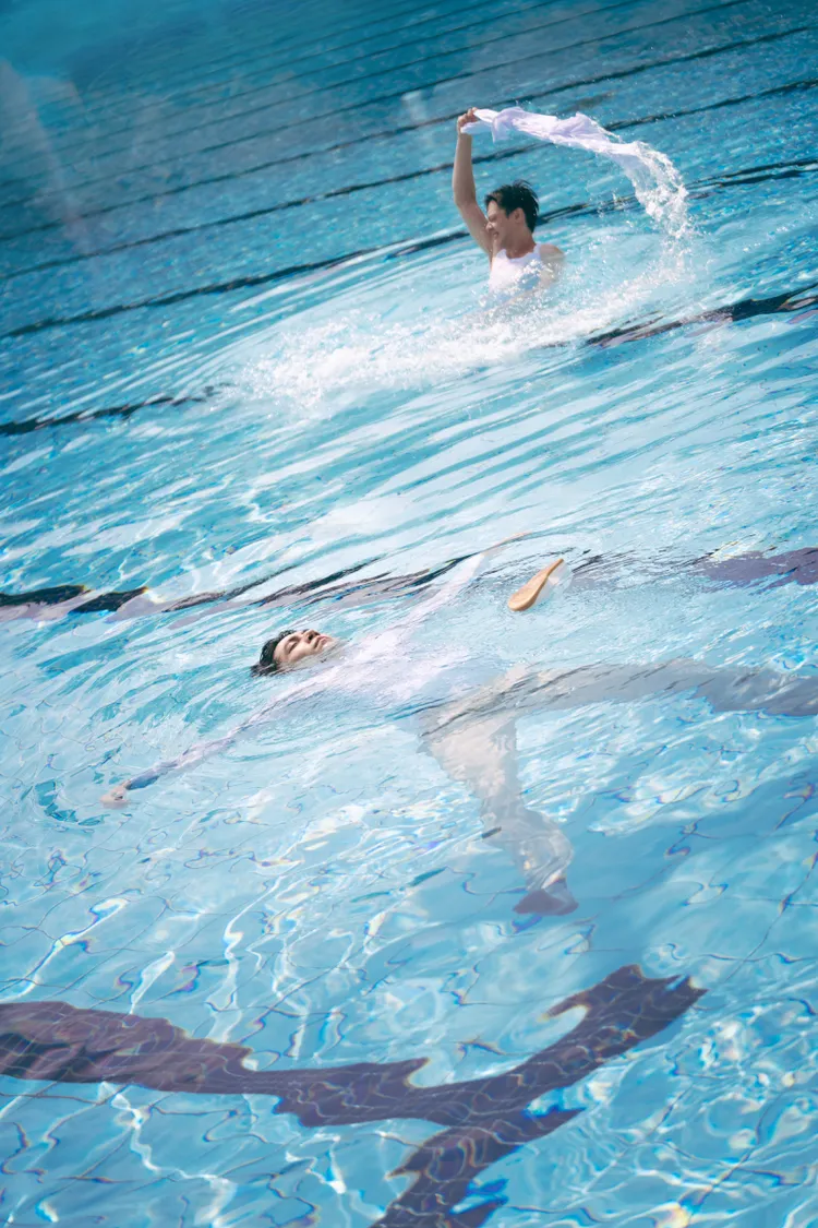 林子閎、施柏宇泳池打戲互毆。阿榮影業提供