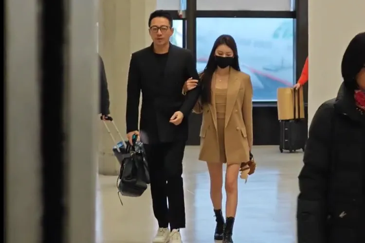 汪小菲和妻子馬筱梅亮麗現身，顯然是有備而來。桃園國際機場記者聯誼會提供