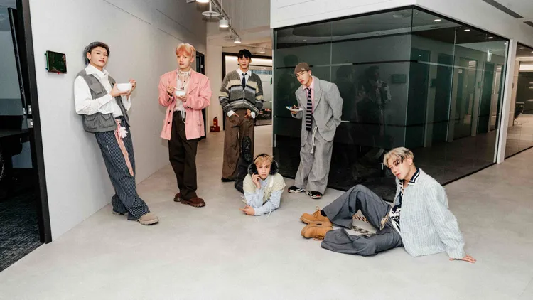 孟維（左起）、蔡朕、Nelson、學文、巴比、藍弟持續推出音樂作品。踢帕娛樂提供