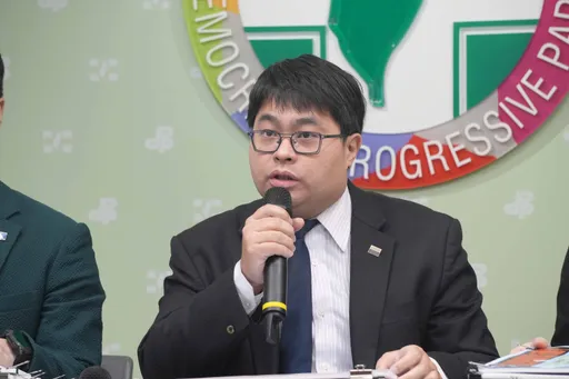 10位綠委遭冒名連署罷免！律師敬告國民黨「抄名冊」恐涉三大罪