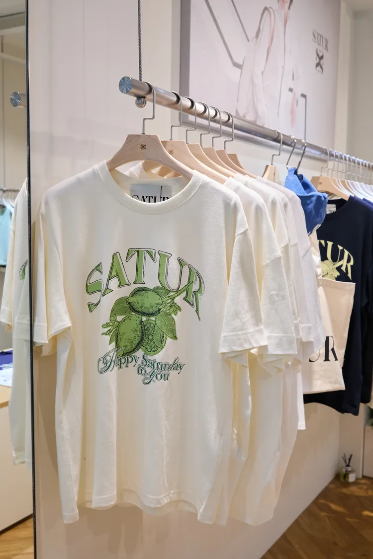 檸檬T恤是SATUR經典設計。品牌提供