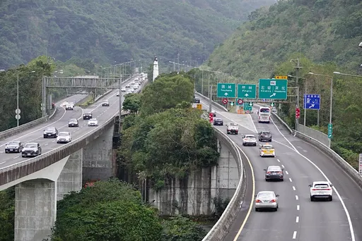 避免塞車9.5小時惡夢!228連假「魔王國道」順暢時段快看