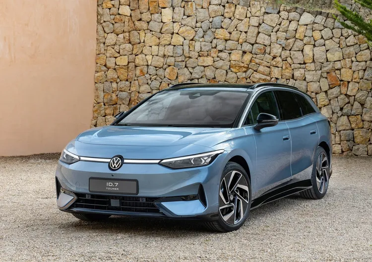 雖然距離2035年禁令正式生效仍有10年，但歐盟已經陸續祭出更嚴格的排放標準，Volkswagen近期便表示，若未能在2025年底前達到歐盟的排放標準，可能得支付高達15億歐元的罰款。Volkswagen原廠照片