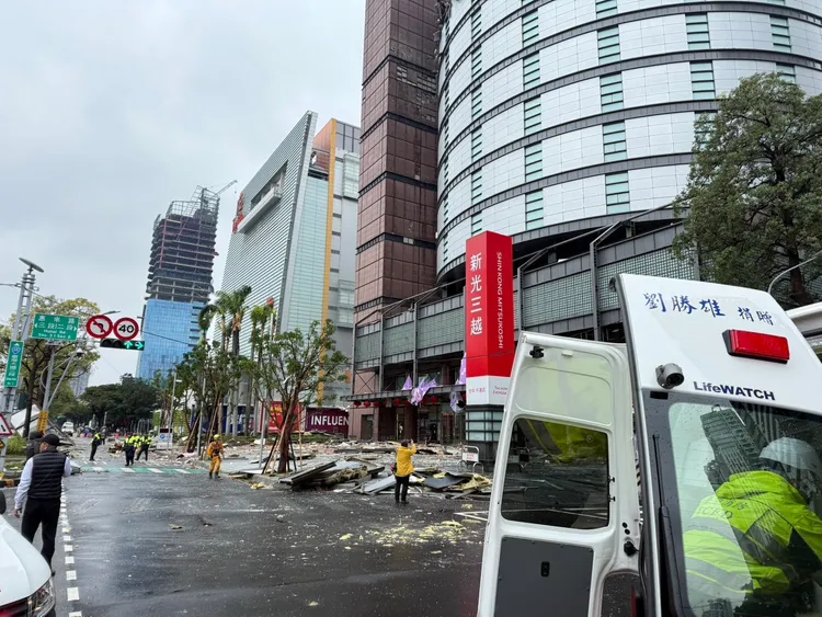 新光三越中港店氣爆造成4死36傷。資料照片