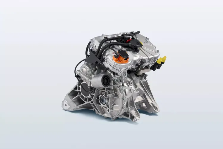 全新的Gen6 eDrive系統將於今年率先搭載在iX3上，並逐步導入BMW全車系，甚至連MINI與Rolls-Royce都將受惠。原廠照片