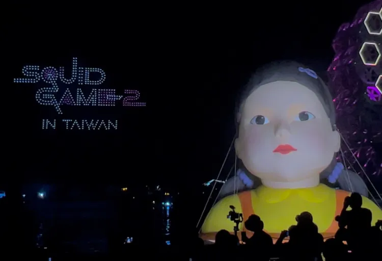 也有網友認為高雄日前展出的《魷魚遊戲》巨型英熙娃娃更嚇人。資料照片