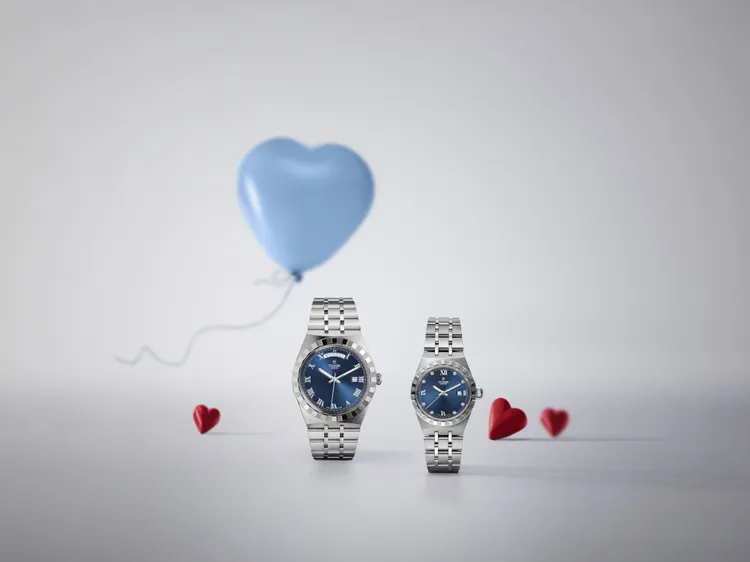 帝舵Royal腕錶，41mm鋼錶殼，藍色錶面，8萬7000元；28mm鋼錶殼，鑲鑽錶面，10萬3000元。品牌提供