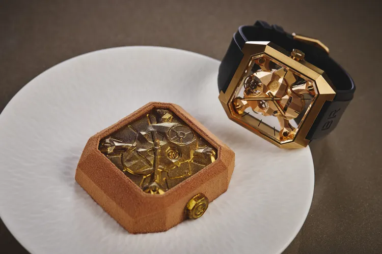 Bell & Ross合作巴黎的文華東方酒店，攜手著名甜點大廚Julien Dugourd創作了兩款專屬甜品。品牌提供