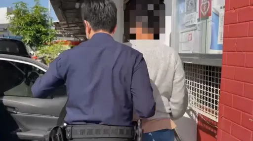 高雄壯男「為這事」踹倒7旬鄰居遭法辦 被踹的他也有事