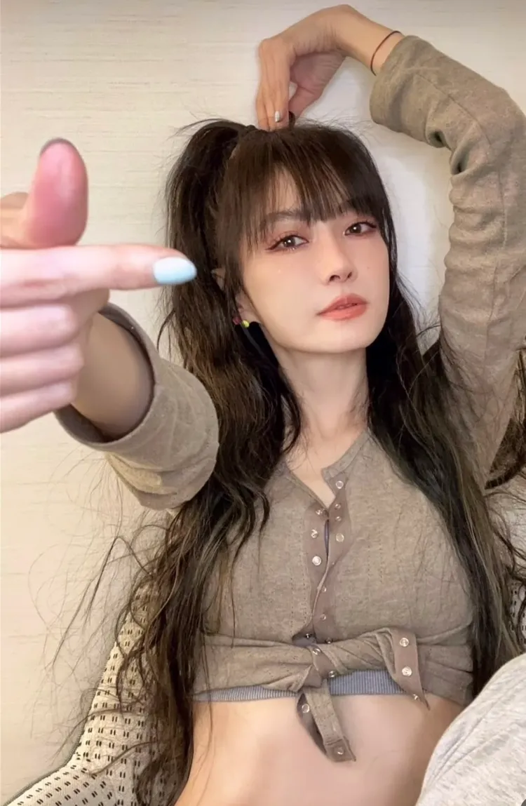 50歲謝金燕身材保養得宜。翻攝謝金燕IG