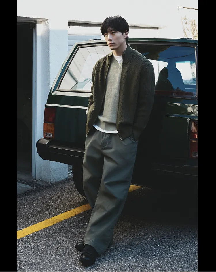 坂口健太郎拍攝韓國UNIQLO春夏形象照。翻攝uniqlokr