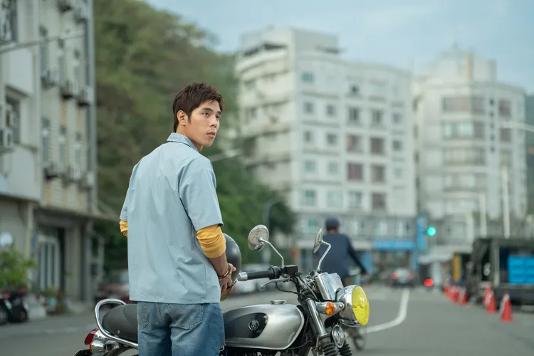 詹懷雲為愛騎車3小時買巧克力。台北双喜提供