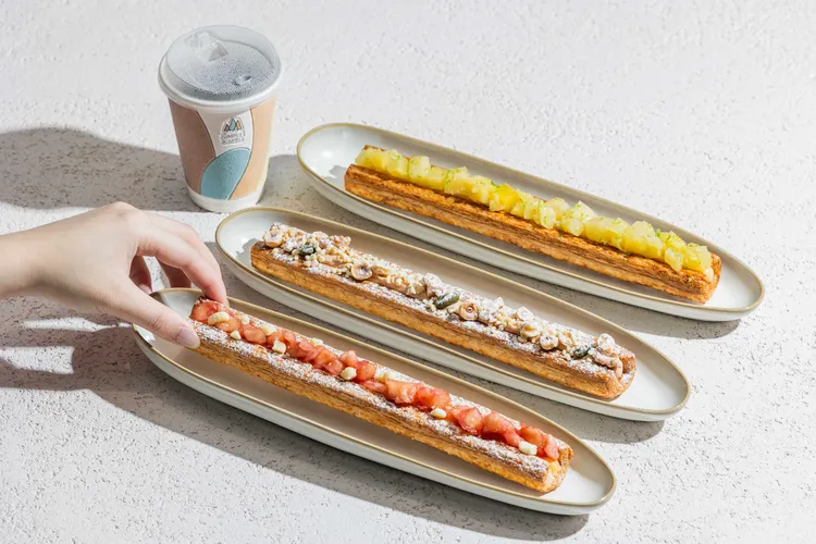 微笑蜜樂蜜樂酥與興波咖啡佐飲搭配。業者提供