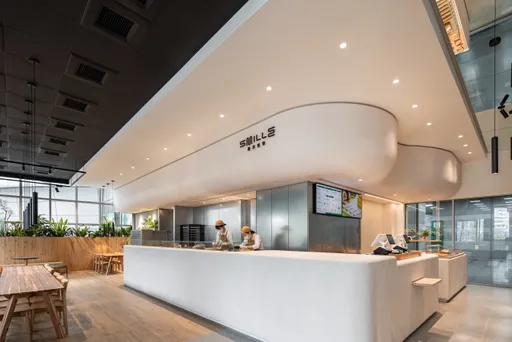 微笑蜜樂Smille攜手Simple Kaffa興波咖啡 首家內用門市插旗南港展覽館
