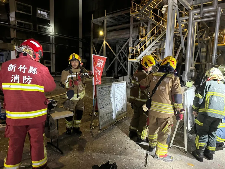 遠東化纖廠今（6）日凌晨發生氣爆火災。翻攝楊文科臉書