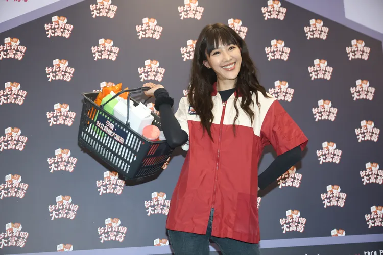 方宥心飾演便利商店店員。彭欣偉攝