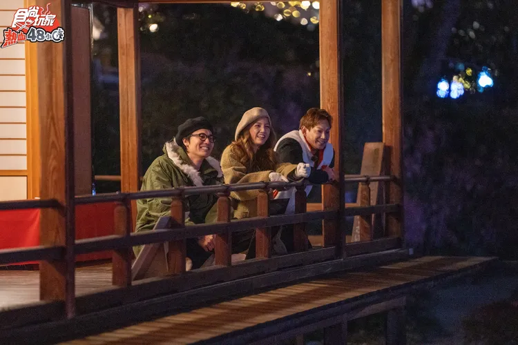 風田（左起）、朵拉和威廉被小倉城美景震懾。TVBS提供