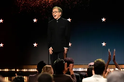 《哪吒2》火到美國 成龍頒獎沾光:作為華語電影人非常驕傲