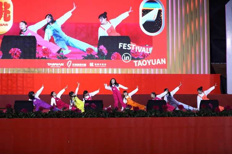 嘉義縣街舞培訓代表隊在閉幕儀式上帶來演出。縣府提供