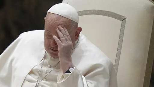 88歲教宗呼吸道感染出現「複雜臨床狀況」 須延長住院