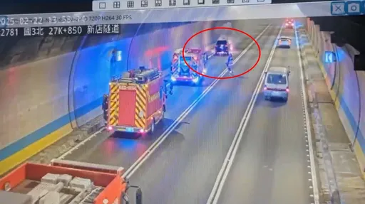 國道3號休旅車起火燃燒　7人倉皇逃生！新店隧道一度全線封閉