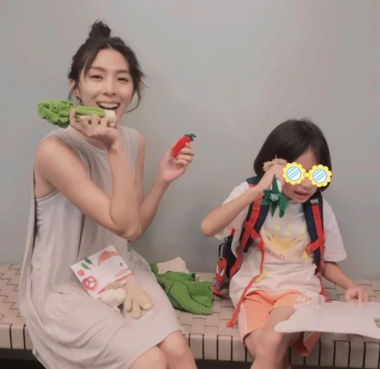 林辰唏和導演林立書育有8歲兒，但彼此仍保持開放關係，不被婚姻綑綁。翻攝自林辰唏IG