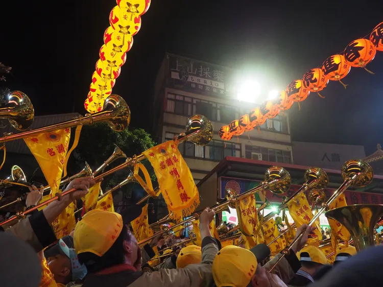 雄獅特別規劃遶境專屬行程，參與宗教盛事並輕鬆體驗沿途風光。業者提供