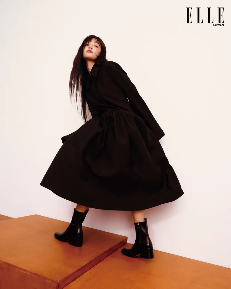 王淨拍攝《ELLE》封面。《ELLE》國際中文版提供