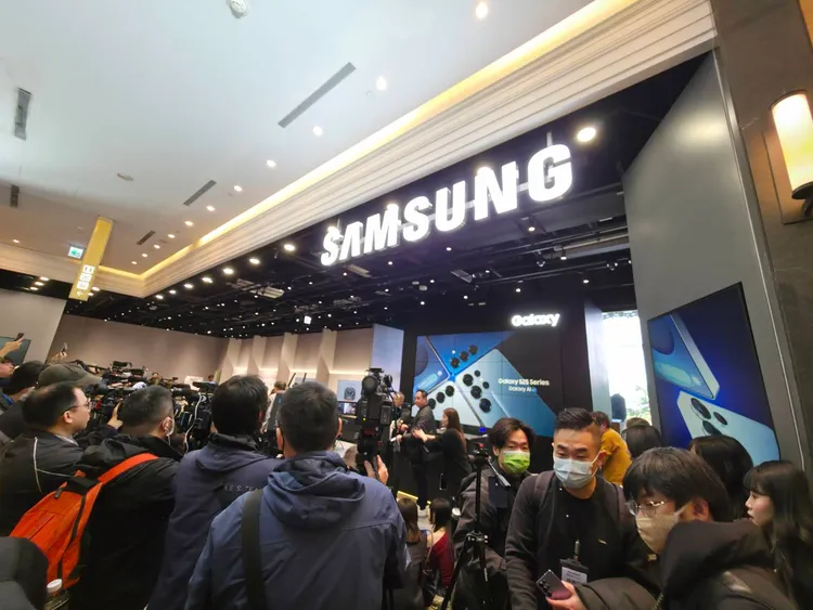 台灣三星在三星智慧館與三星商城在預購表現上，Galaxy S25 Ultra帶來8成佔比的亮眼表現。趙筱文攝