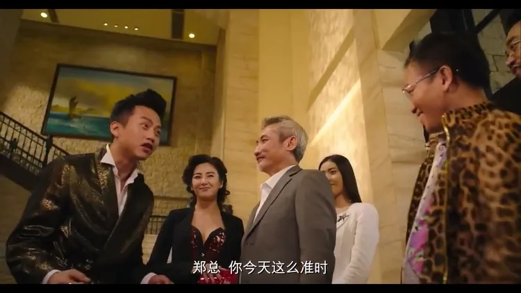 鄭冀峰（右）和鄧超（左起）、張雨綺、徐克對戲。翻攝電影畫面