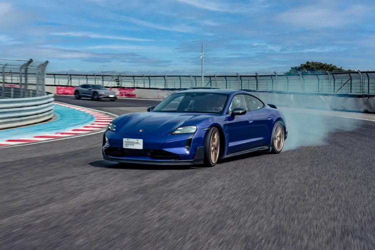 Taycan 以驚人的加速爆發力與優異極速表現，以純電跑車標竿之姿征服賽道。業者提供