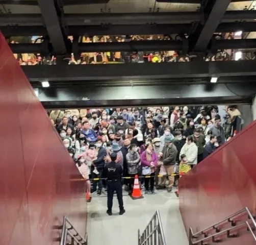台湾灯会太夯!首例假日涌140万人次 桃市府启动应变疏导、机捷加开班次