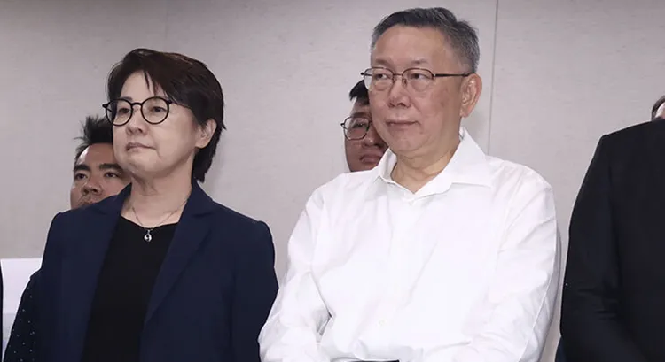 黃珊珊（左）針對柯文哲必須討論柯爸喪禮，向檢方喊話。資料照