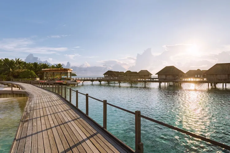 以「一島一飯店」著稱的卡尼島Club Med，可以體驗多種水上活動。可樂旅遊提供