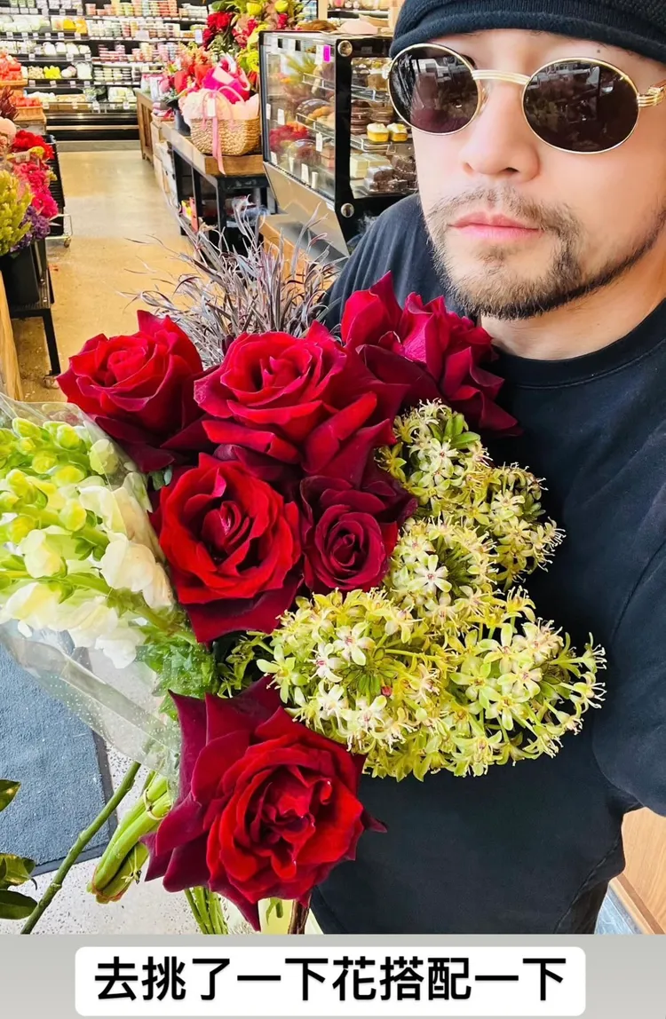 周杰倫準備鮮花。翻攝周杰倫IG限動