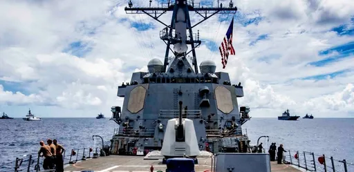 守護航行自由!川普第2任內首度公開 2艘美艦駛經台海