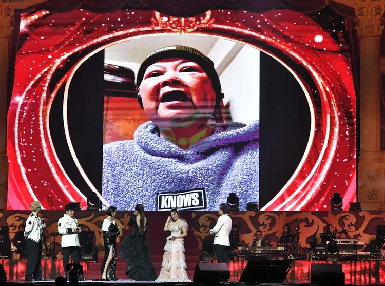 賴慧如看到阿嬤的打氣影片淚崩。萬星傳播提供