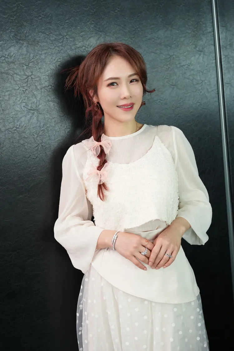 吳申梅外型甜美，備受富商老公疼愛。彭欣偉攝