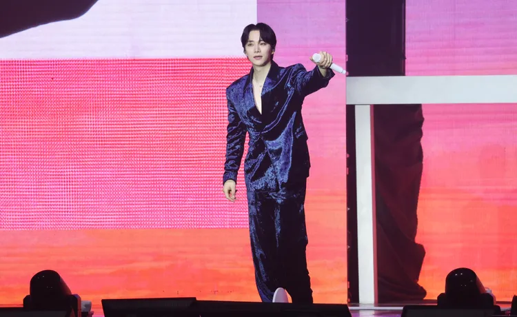 李俊昊中文覆誦粉絲為他取的暱稱「親愛的」、「寶貝」。莊宗達攝