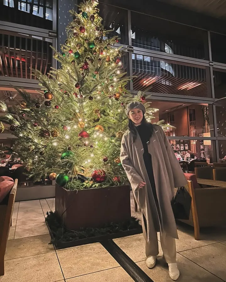 武井咲去年12月生日放上全身照，看不出孕肚。翻攝武井咲IG