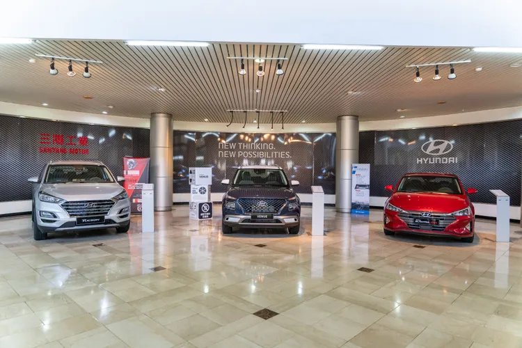 三陽工業員工以福利價自由選擇各式商品或服務，還有短期破盤活動。業者提供