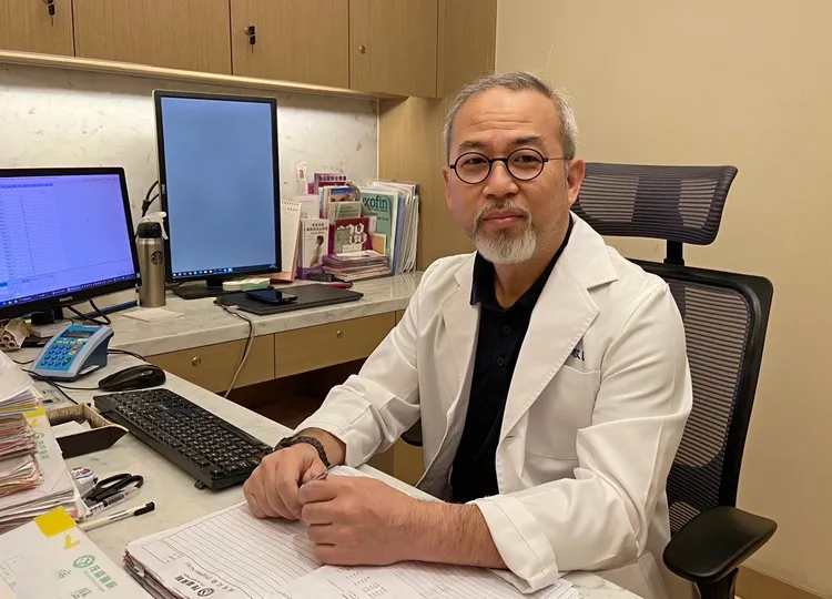 茂盛醫院婦產科廖敬慈說，「侏儒症」是影響全身性的罕見疾病，產前診斷並不容易，故超音波檢查至關重要。院方提供