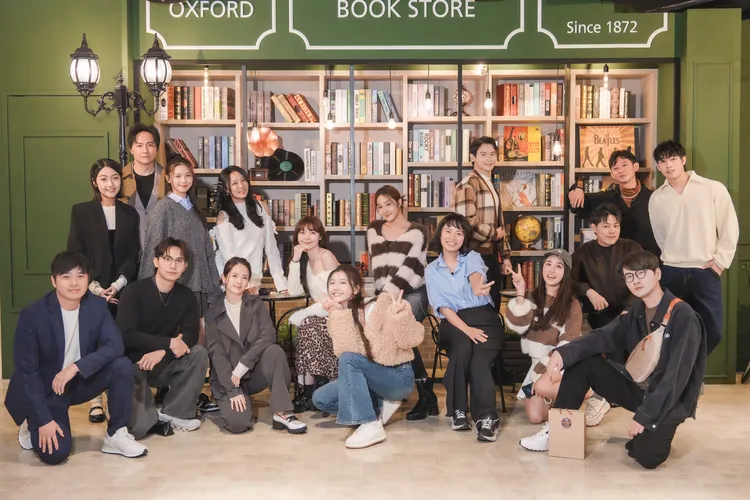 汗土娛樂汗全民試車手聯合春酒，藝人們開心合影。汗土娛樂提供