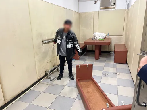 罪加一等！酒駕男遭拘留毀損腳鐐、摔爛戒護椅　桃地院判囚5月